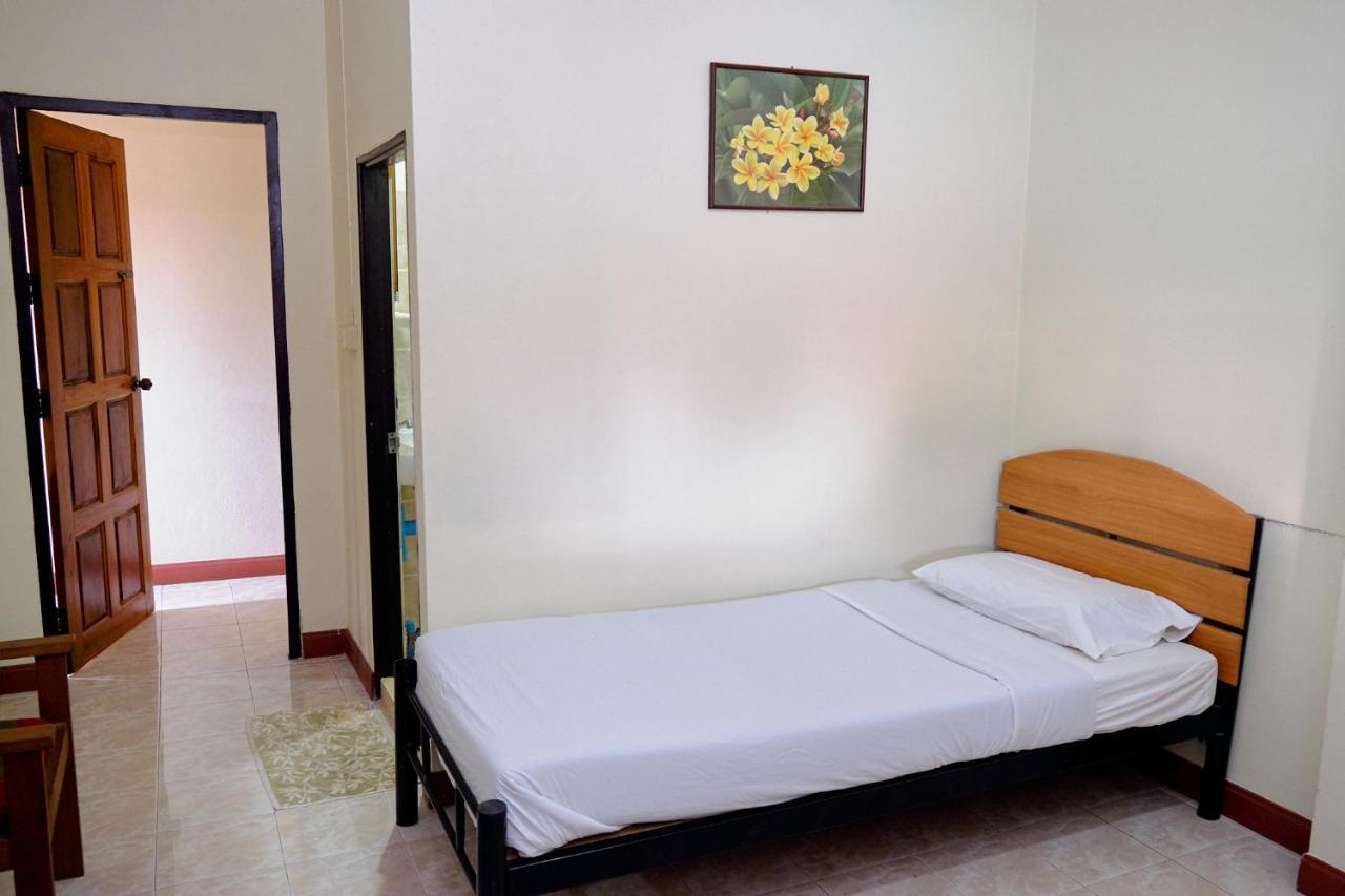 Toon Guesthouse Сукотаи Экстерьер фото
